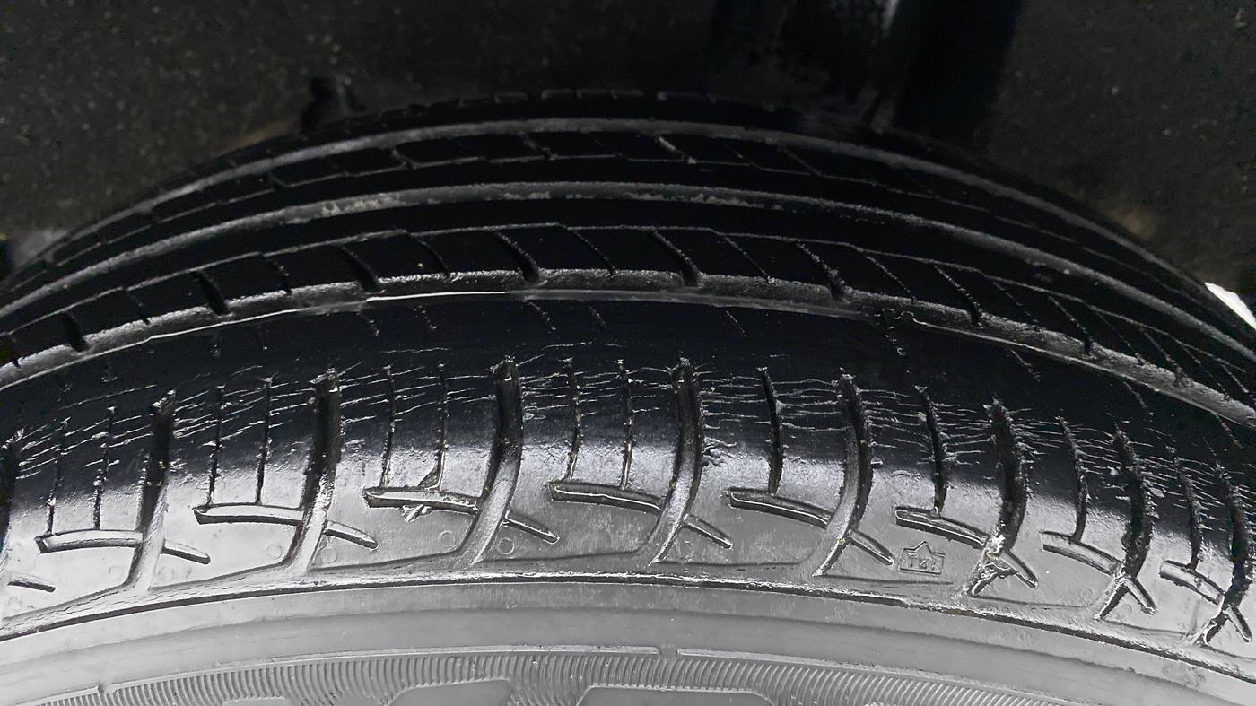2017 Maruti Baleno DELTA PETROL 1.2, Petrol, Manual, 28,647 km, Left Rear Tyre Tread
