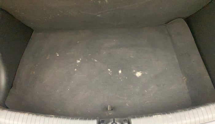 2016 Hyundai Grand i10 ASTA AT 1.2 KAPPA VTVT, Petrol, Automatic, 54,701 km, Boot Inside