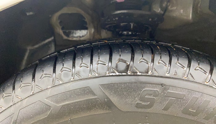 2016 Hyundai Grand i10 ASTA AT 1.2 KAPPA VTVT, Petrol, Automatic, 54,701 km, Left Front Tyre Tread