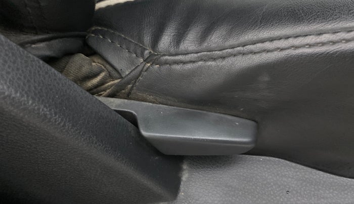 2015 Renault Duster RXE PETROL, Petrol, Manual, 64,306 km, Driver Side Adjustment Panel