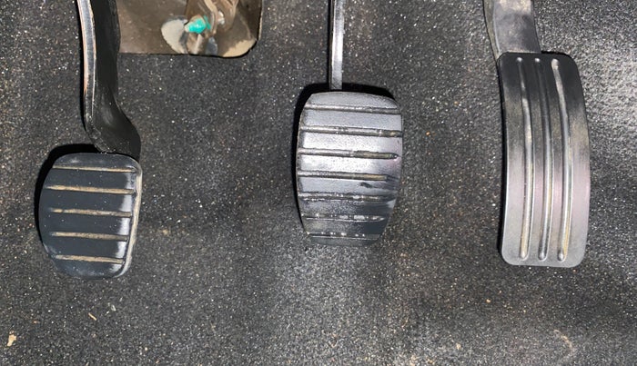 2015 Renault Duster RXE PETROL, Petrol, Manual, 64,306 km, Pedals