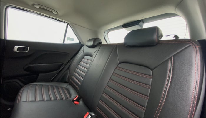 2021 Hyundai VENUE 1.5 SX CRDI MT, Diesel, Manual, 8,780 km, Right Side Rear Door Cabin