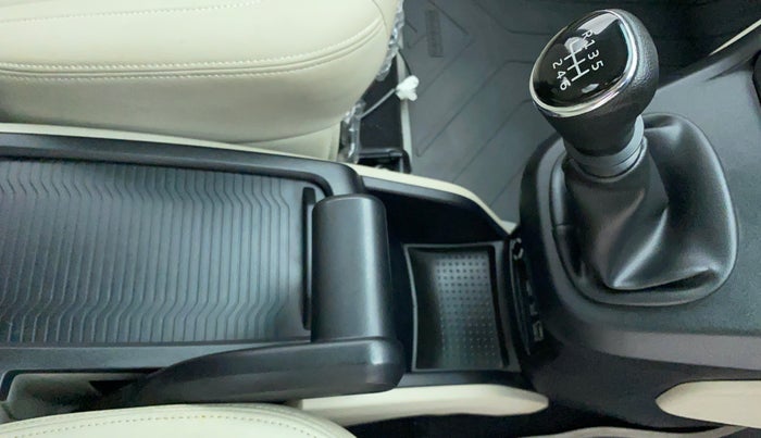 2018 Mahindra MARAZZO M8 7 STR, Diesel, Manual, 7,435 km, Gear Lever