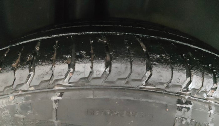 2016 Maruti Ciaz ZDI+ SHVS, Diesel, Manual, 53,124 km, Right Rear Tyre Tread