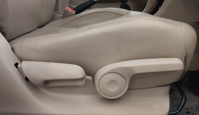 2016 Maruti Ciaz ZDI+ SHVS, Diesel, Manual, 53,124 km, Driver Side Adjustment Panel