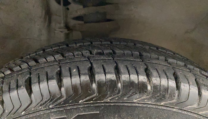 2013 Maruti Alto 800 LXI, Petrol, Manual, 65,269 km, Right Front Tyre Tread