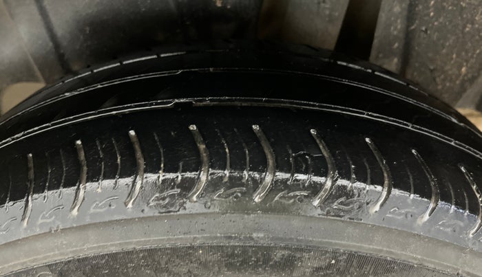 2020 Maruti Ertiga VXI CNG, CNG, Manual, 67,085 km, Left Rear Tyre Tread
