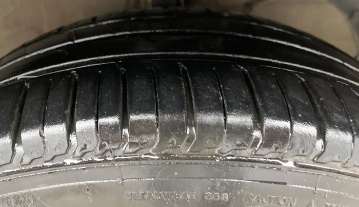 2020 Maruti Ertiga VXI CNG, CNG, Manual, 67,085 km, Right Front Tyre Tread