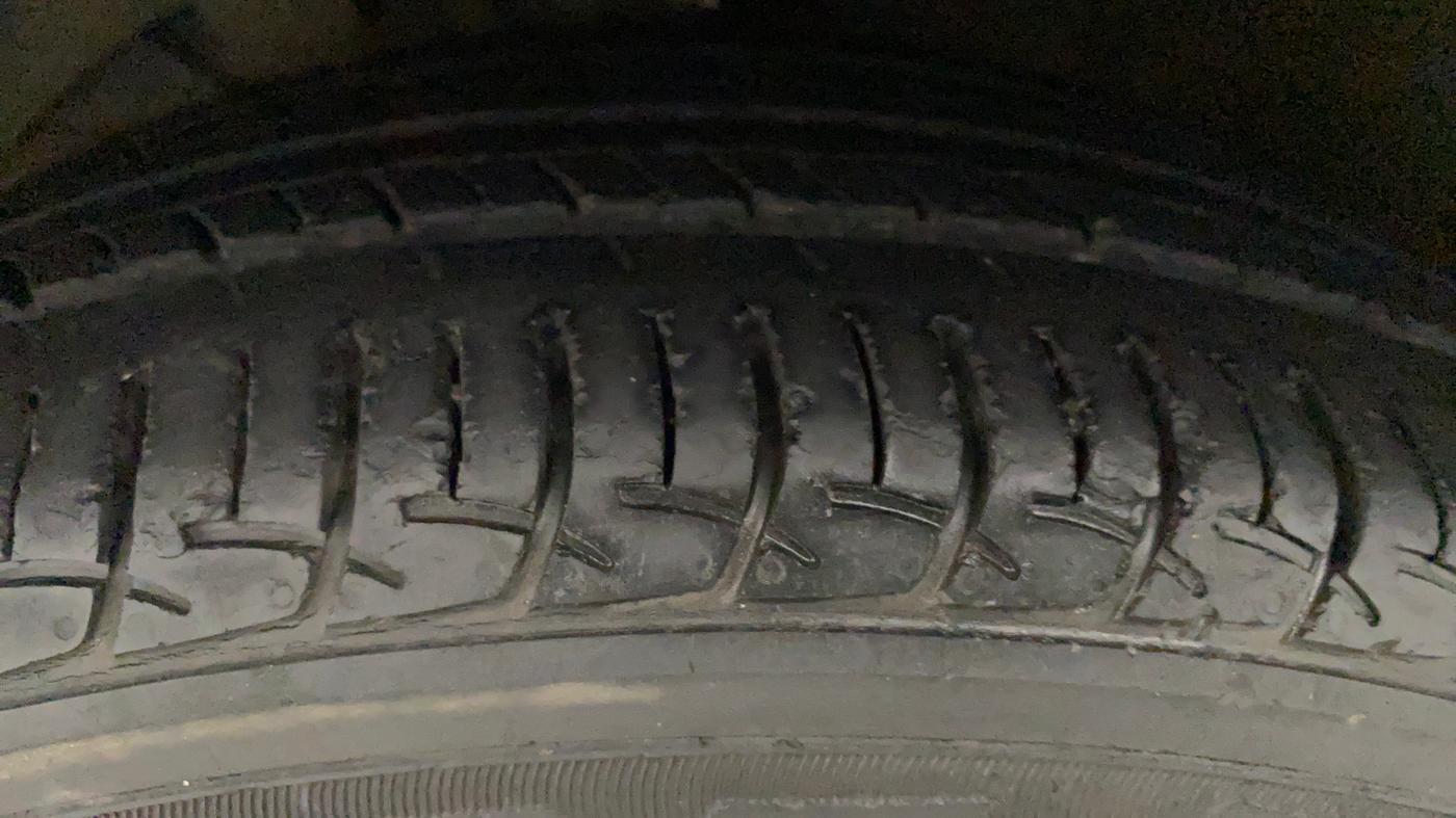 2016 Maruti Baleno DELTA CVT PETROL 1.2, Petrol, Automatic, 41,053 km, Left Front Tyre Tread