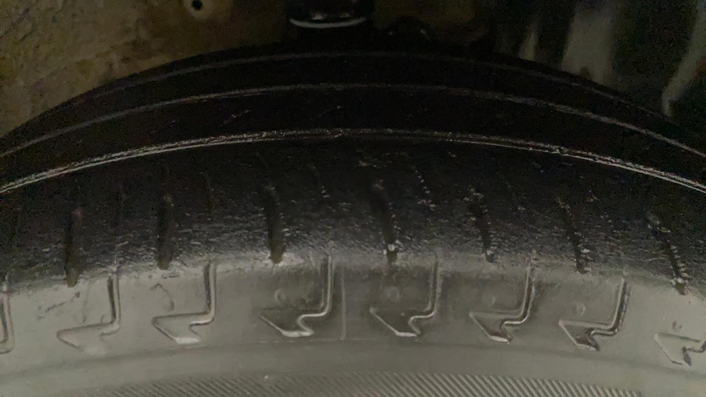 2019 Maruti IGNIS DELTA 1.2, Petrol, Manual, 37,783 km, Right Front Tyre Tread