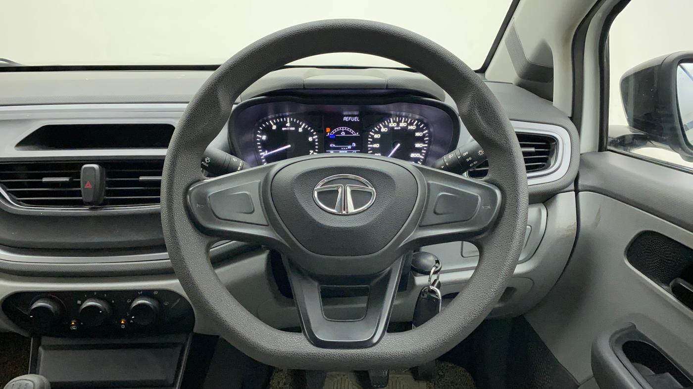 2021 Tata ALTROZ XE DIESEL, Diesel, Manual, 14,640 km, Steering Wheel Close Up