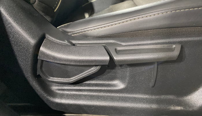 2025 Hyundai EXTER SX(O), Petrol, Manual, 6,040 km, Driver Side Adjustment Panel