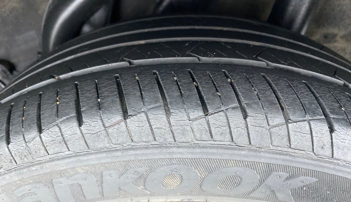 2019 Hyundai Verna 1.6 SX VTVT (O), Petrol, Manual, 29,414 km, Left Rear Tyre Tread
