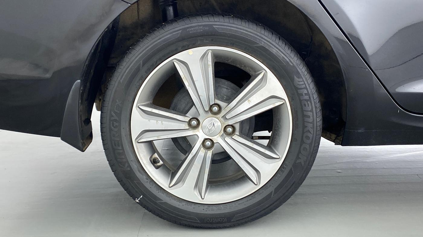 2019 Hyundai Verna 1.6 SX VTVT (O), Petrol, Manual, 29,414 km, Left Rear Wheel