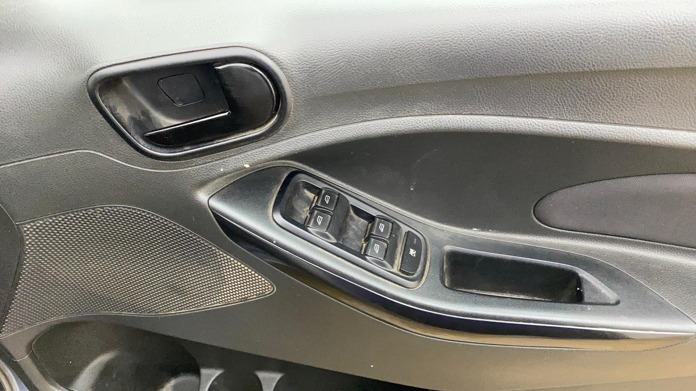 2019 Ford New Figo TITANIUM 1.2 PETROL MT, Petrol, Manual, 75,271 km, Driver Side Door Panels Control