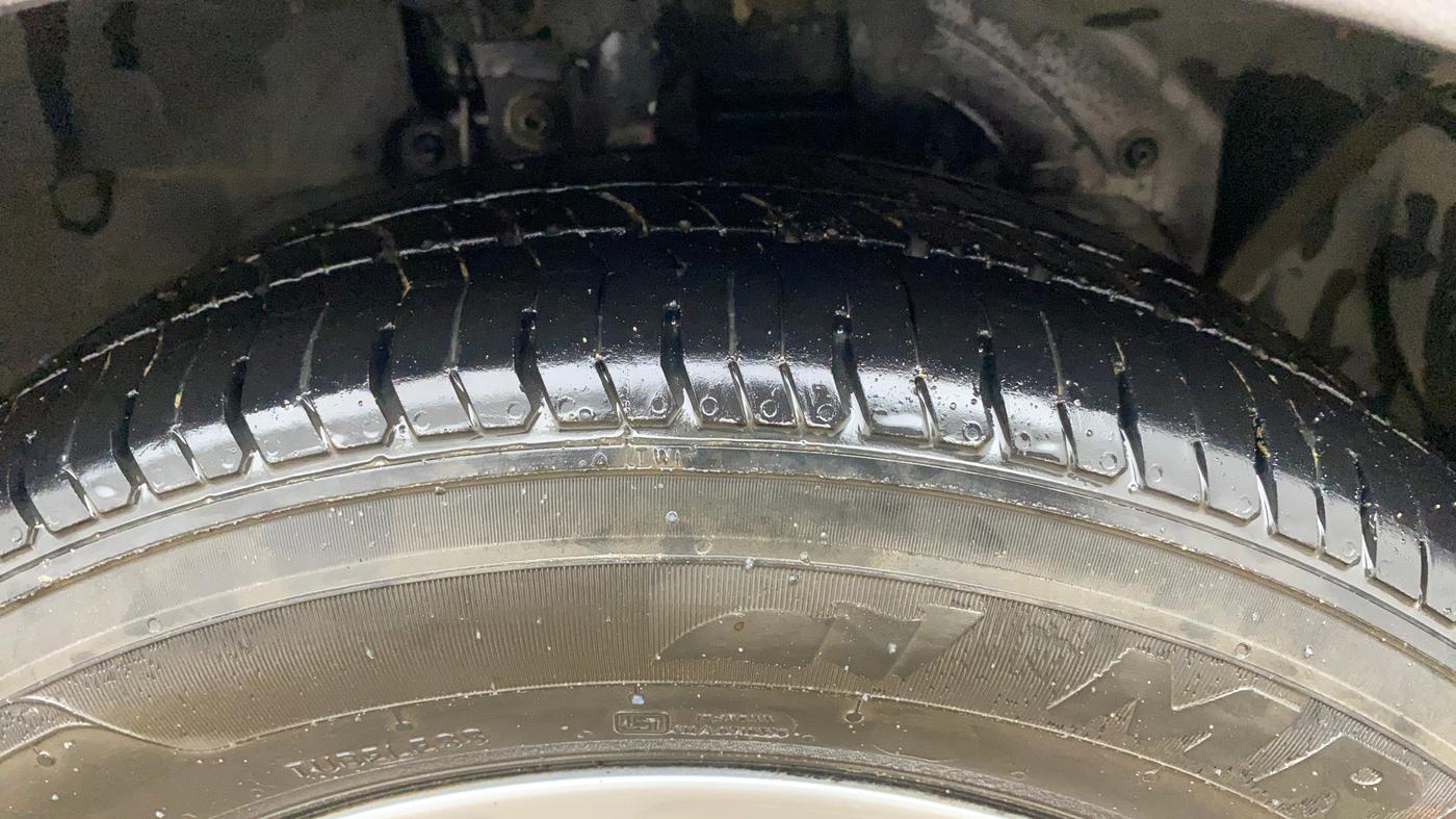 2019 Ford New Figo TITANIUM 1.2 PETROL MT, Petrol, Manual, 75,271 km, Right Front Tyre Tread