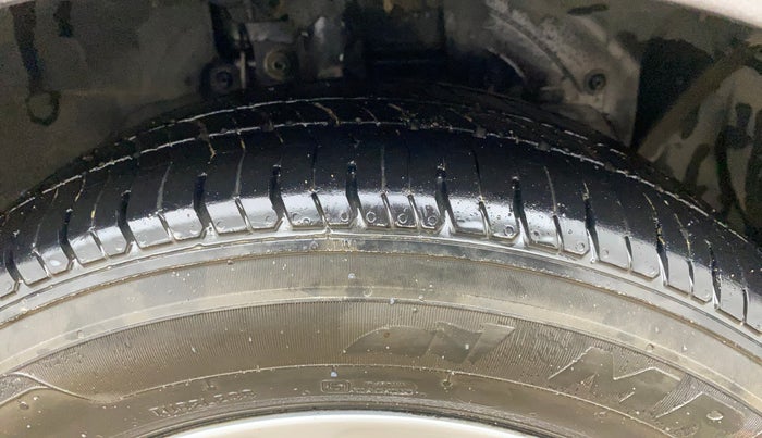 2019 Ford New Figo TITANIUM 1.2 PETROL MT, Petrol, Manual, 75,271 km, Right Front Tyre Tread