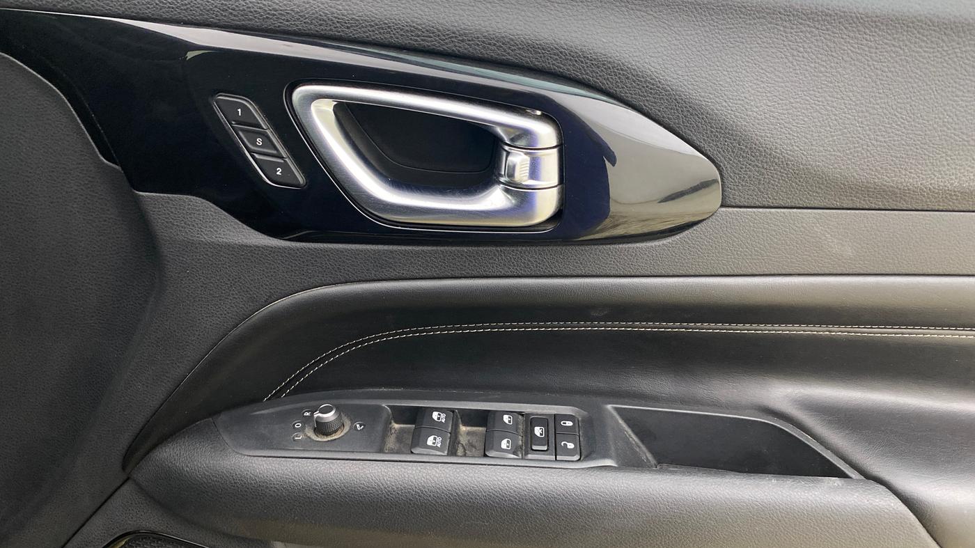 2021 Jeep Compass MODEL S (O) 1.4 PETROL DCT, Petrol, Automatic, 38,151 km, Driver Side Door Panels Control
