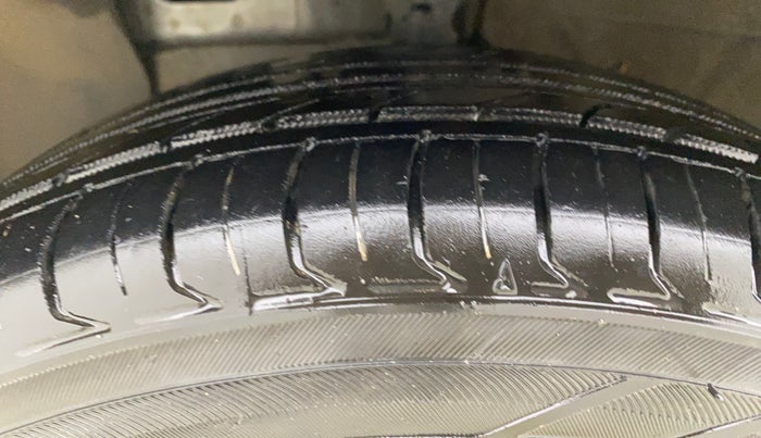 2020 Hyundai GRAND I10 NIOS SPORTZ 1.2 KAPPA VTVT, Petrol, Manual, 44,636 km, Left Front Tyre Tread