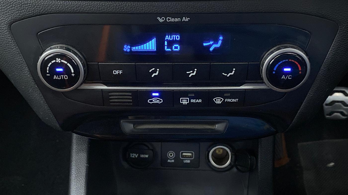 2015 Hyundai i20 Active 1.2 SX, Petrol, Manual, 69,649 km, Automatic Climate Control