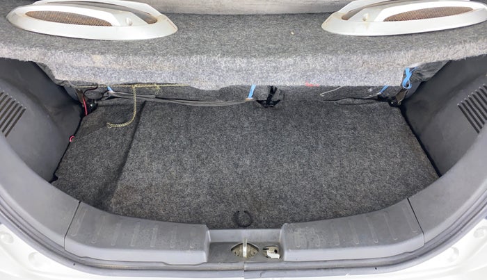 2011 Maruti Wagon R 1.0 VXI, Petrol, Manual, 28,979 km, Boot Inside