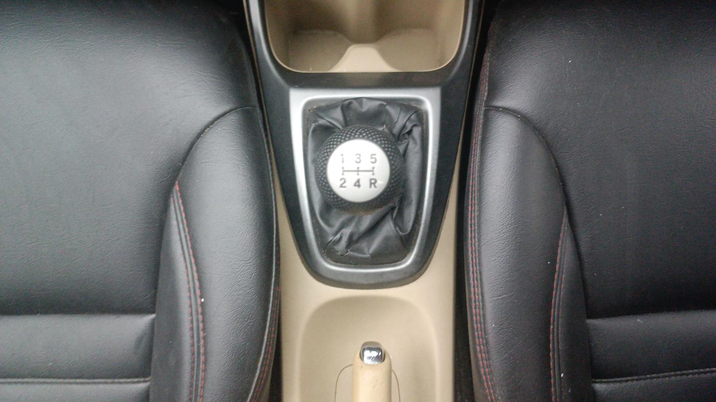 2013 Honda City 1.5L I-VTEC V MT, Petrol, Manual, 1,17,699 km, Gear Lever