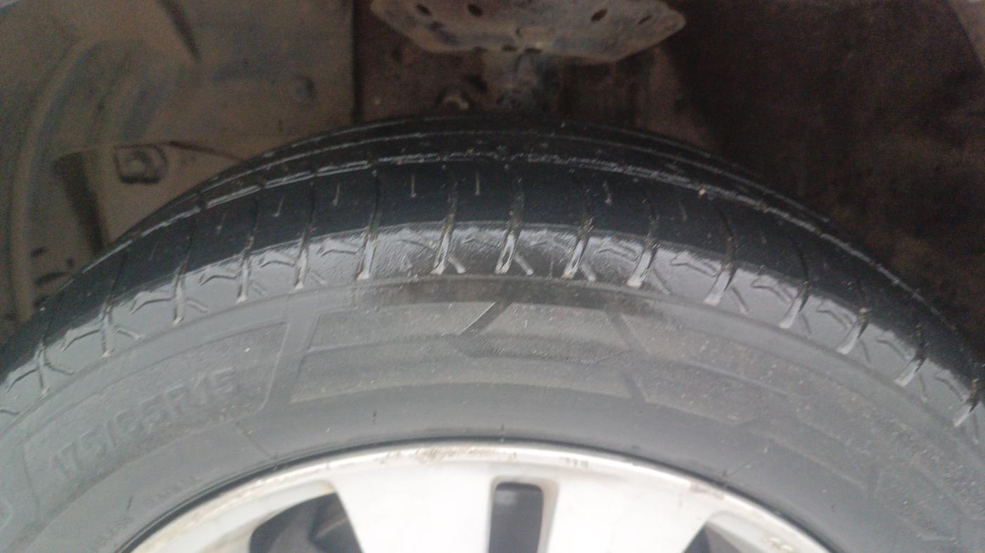 2013 Honda City 1.5L I-VTEC V MT, Petrol, Manual, 1,17,699 km, Left Front Tyre Tread