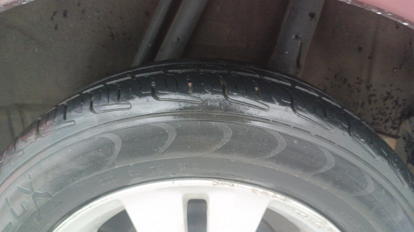 2013 Honda City 1.5L I-VTEC V MT, Petrol, Manual, 1,17,699 km, Left Rear Tyre Tread