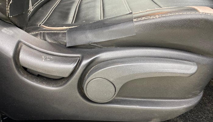 2017 Hyundai Creta SX PLUS 1.6 DIESEL, Diesel, Manual, 31,395 km, Driver Side Adjustment Panel