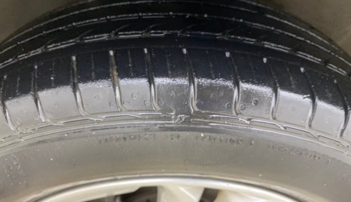 2017 Hyundai Creta SX PLUS 1.6 DIESEL, Diesel, Manual, 31,395 km, Left Front Tyre Tread