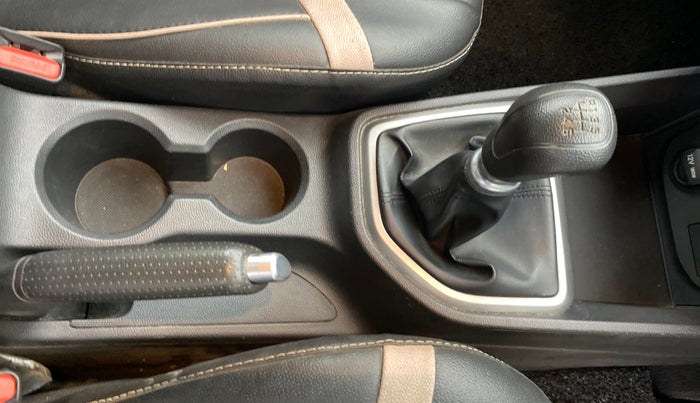 2017 Hyundai Creta SX PLUS 1.6 DIESEL, Diesel, Manual, 31,395 km, Gear Lever