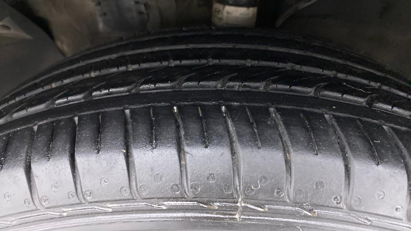 2015 Hyundai Creta 1.6 SX CRDI, Diesel, Manual, 74,767 km, Left Front Tyre Tread