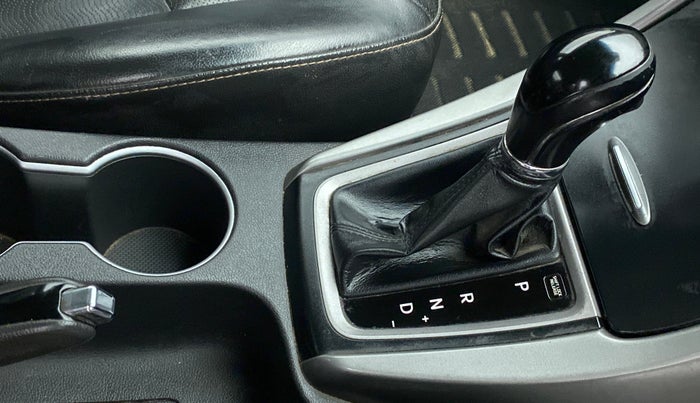 2015 Hyundai New Elantra 1.6 SX AT DIESEL, Diesel, Automatic, 1,07,335 km, Gear Lever
