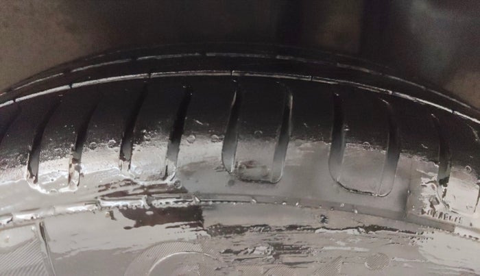 2016 Maruti Ciaz ZXI AT, CNG, Automatic, 85,876 km, Left Rear Tyre Tread