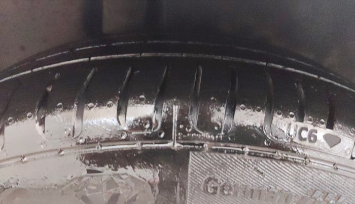 2016 Maruti Ciaz ZXI AT, CNG, Automatic, 85,876 km, Right Rear Tyre Tread