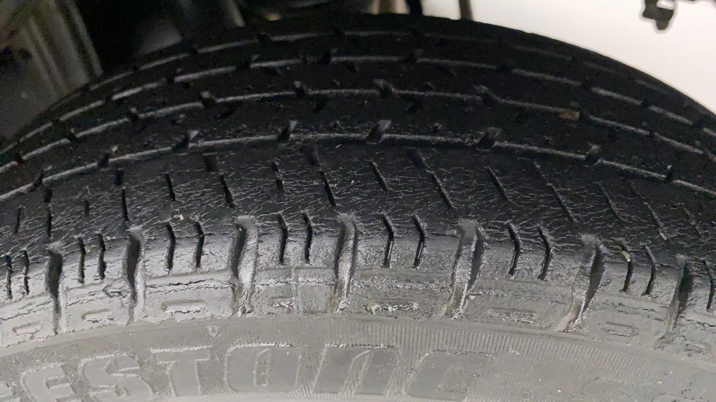 2015 Maruti Alto K10 VXI, Petrol, Manual, 70,158 km, Left Rear Tyre Tread