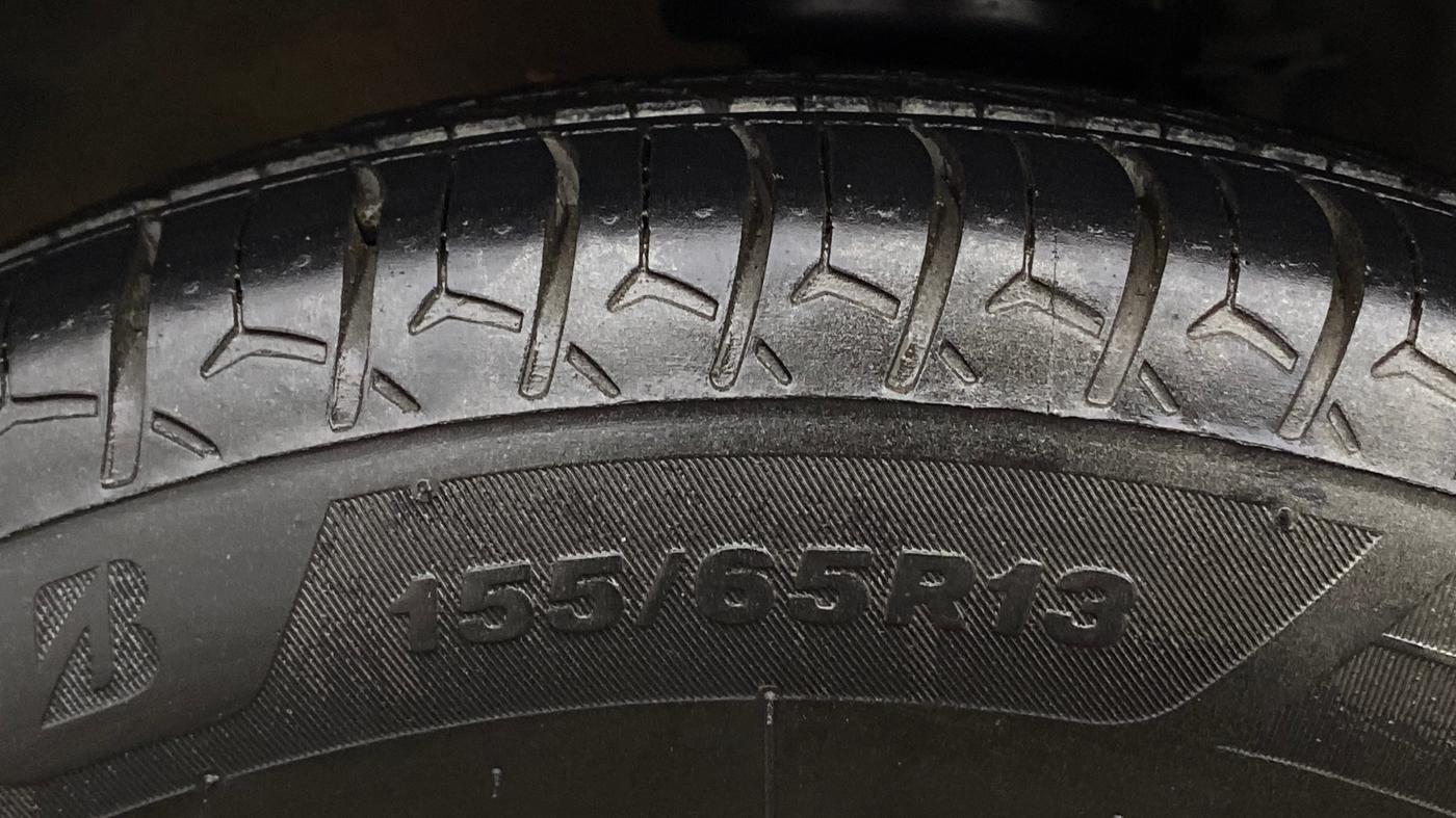2013 Maruti Alto K10 LXI, Petrol, Manual, 67,728 km, Left Front Tyre Tread