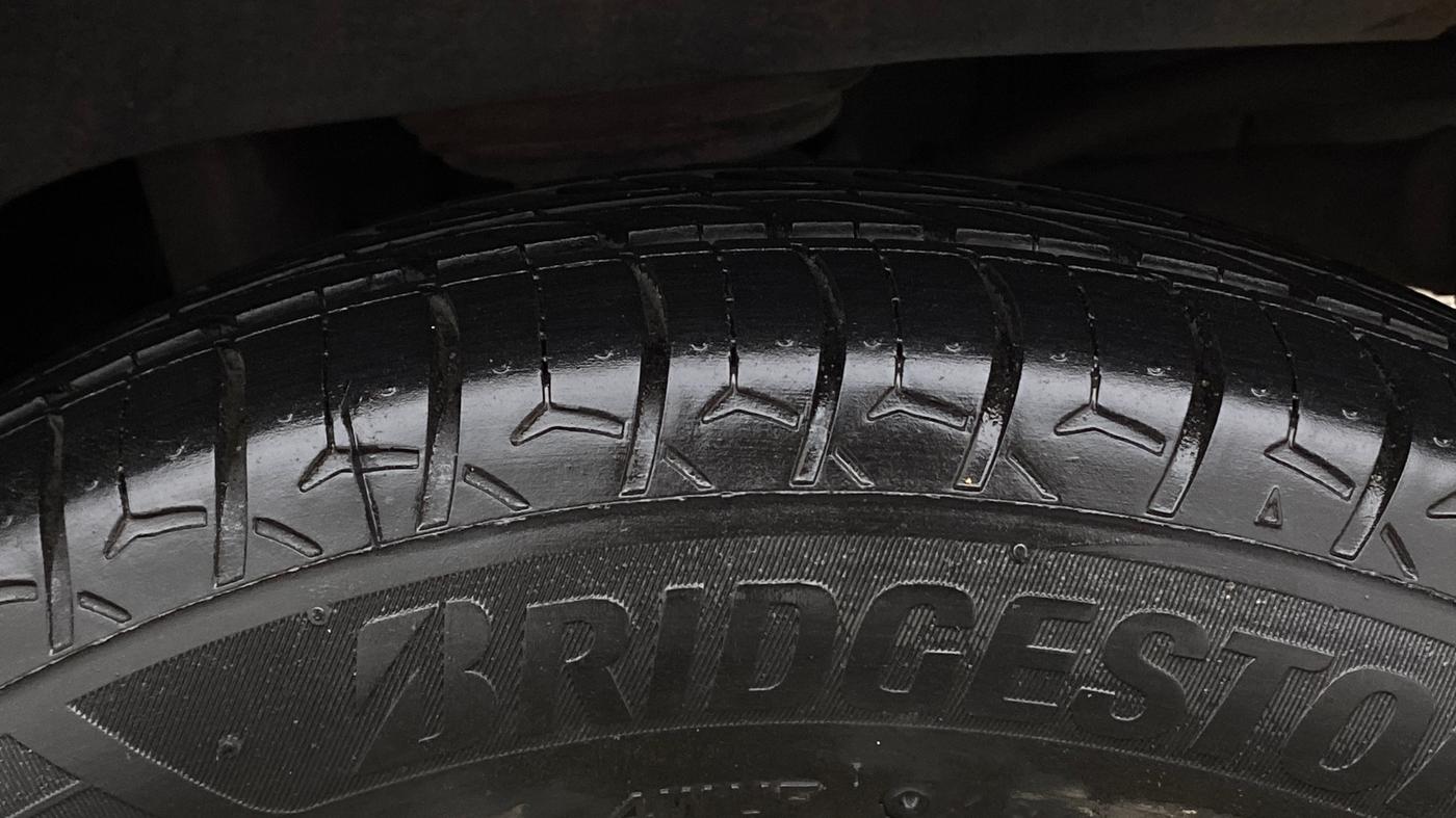 2013 Maruti Alto K10 LXI, Petrol, Manual, 67,728 km, Left Rear Tyre Tread