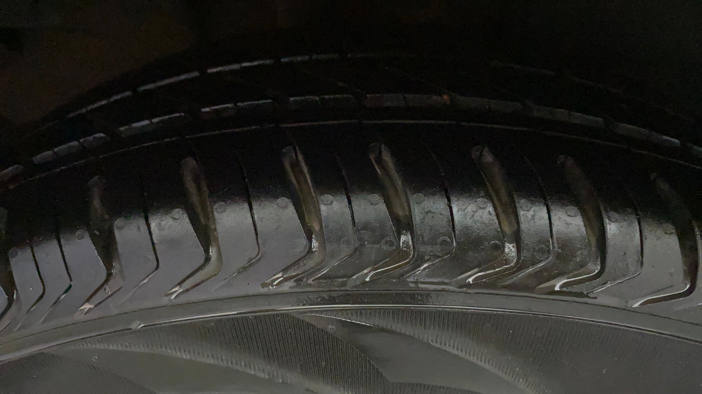2016 Tata Tiago XZ PETROL, Petrol, Manual, 49,161 km, Right Rear Tyre Tread