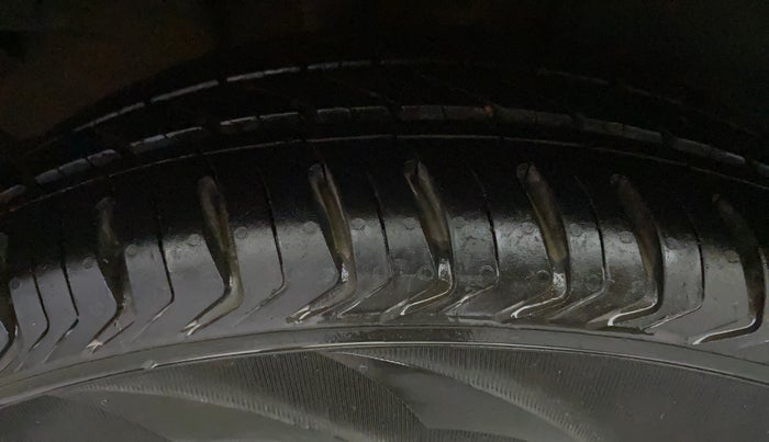 2016 Tata Tiago XZ PETROL, Petrol, Manual, 49,161 km, Right Rear Tyre Tread