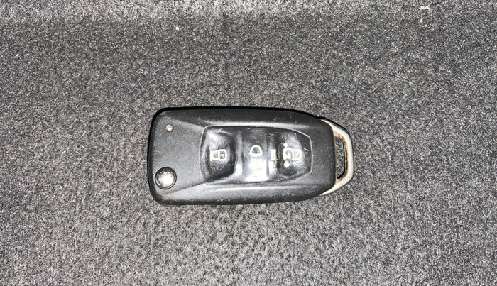 2016 Tata Tiago XZ PETROL, Petrol, Manual, 49,161 km, Key Close Up