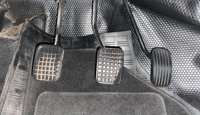 2016 Tata Tiago XZ PETROL, Petrol, Manual, 49,161 km, Pedals