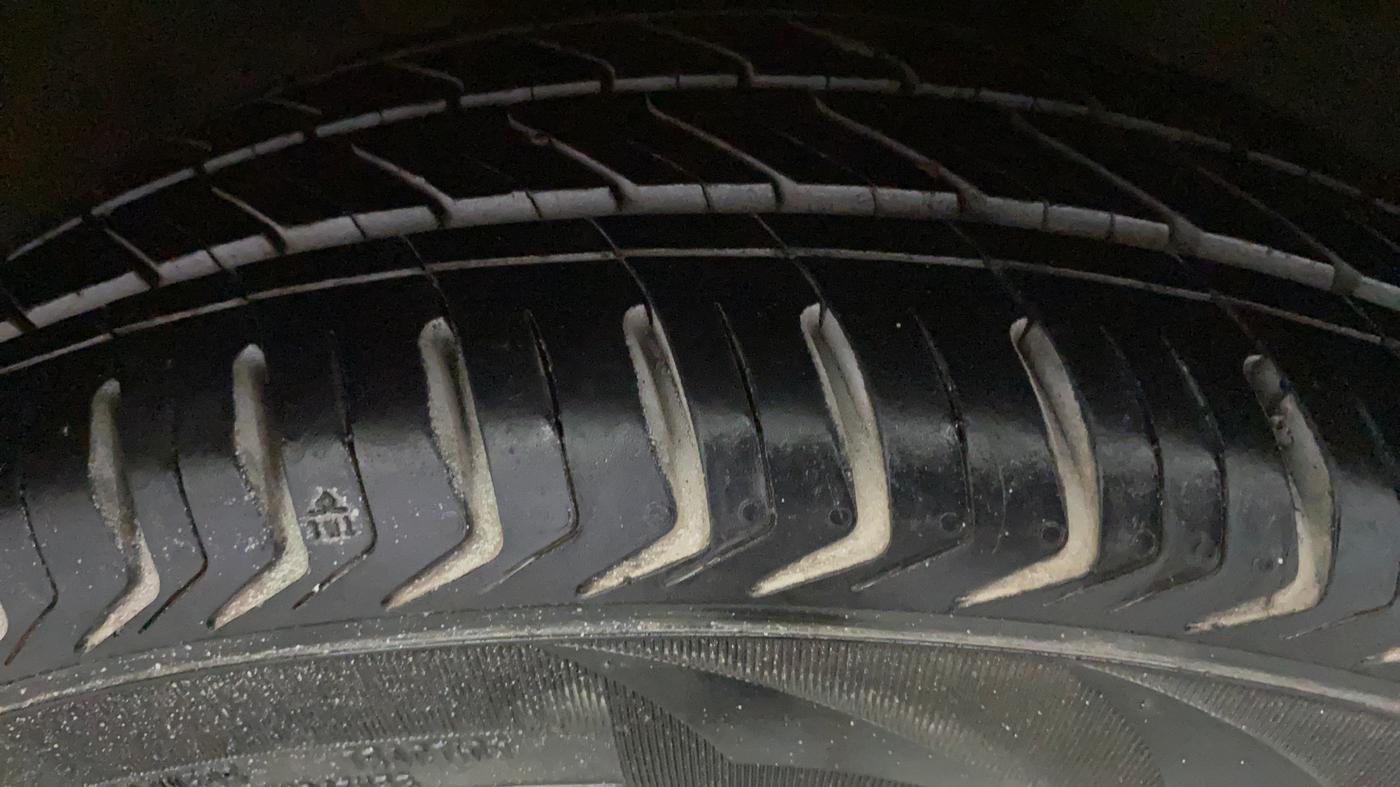 2016 Tata Tiago XZ PETROL, Petrol, Manual, 49,161 km, Right Front Tyre Tread
