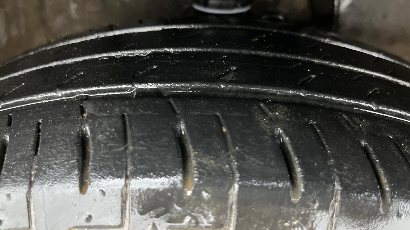 2017 Maruti IGNIS ZETA 1.2 AMT, Petrol, Automatic, 75,486 km, Right Front Tyre Tread