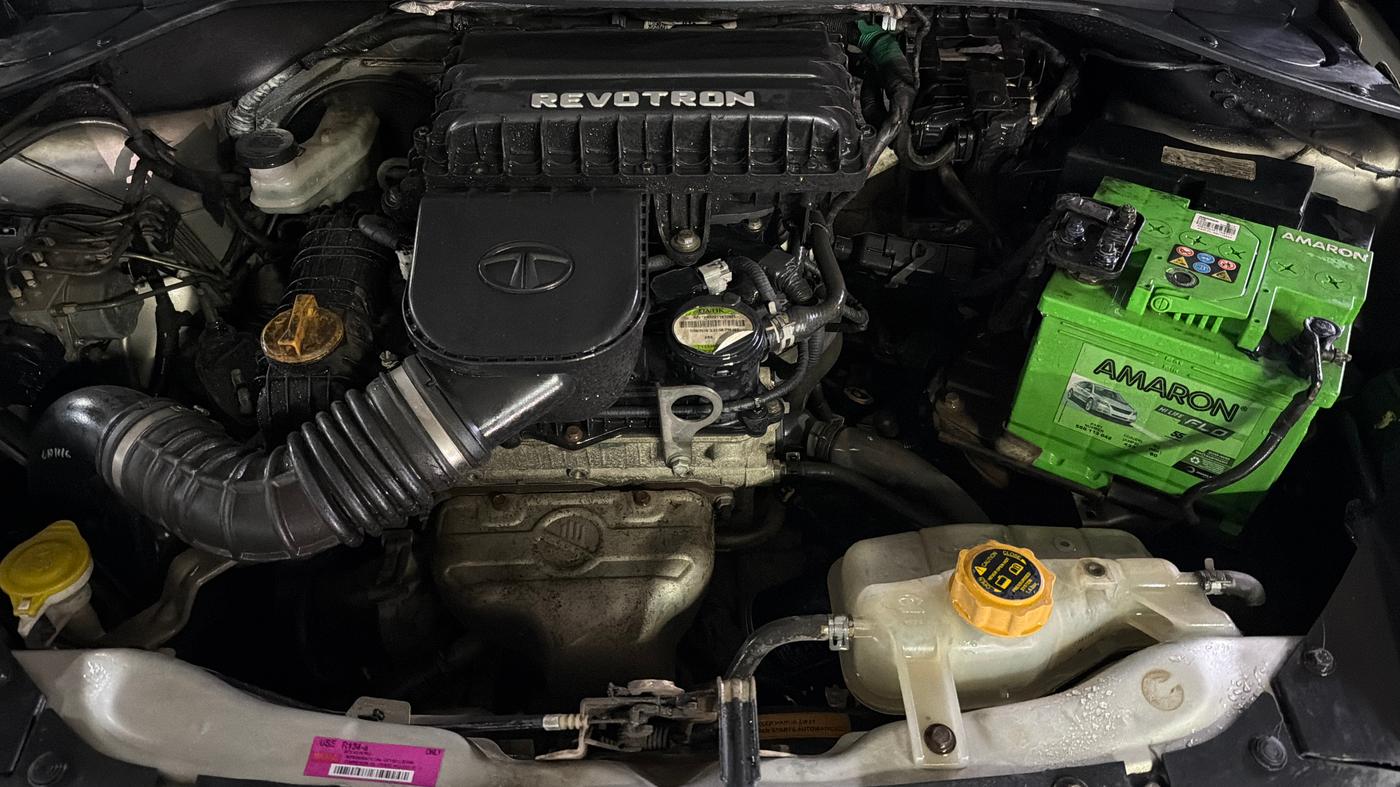 2016 Tata Tiago XZ PETROL, Petrol, Manual, 30,394 km, Engine View