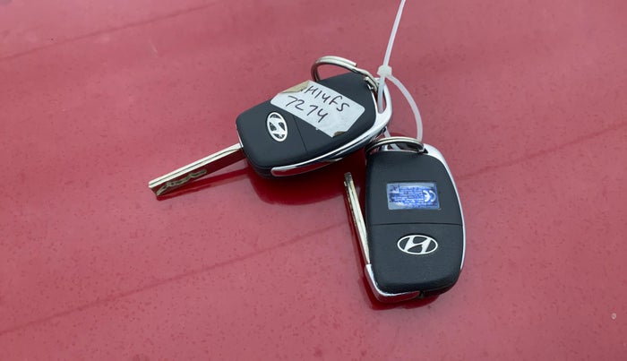 2016 Hyundai Verna 1.6 VTVT SX, Petrol, Manual, 31,268 km, Key Close Up