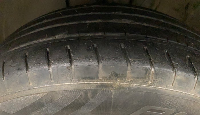 2019 Hyundai VENUE E 1.4 CRDI, Diesel, Manual, 1,10,474 km, Left Front Tyre Tread