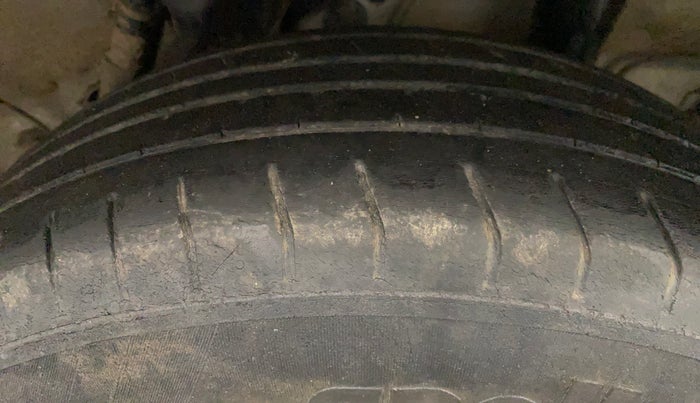 2019 Hyundai VENUE E 1.4 CRDI, Diesel, Manual, 1,10,474 km, Left Rear Tyre Tread