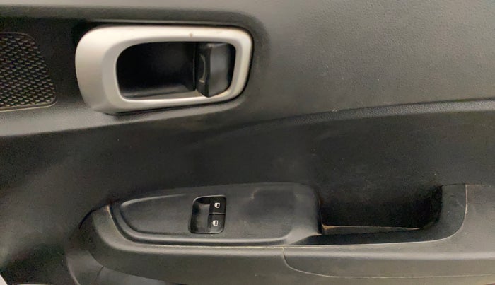 2019 Hyundai VENUE E 1.4 CRDI, Diesel, Manual, 1,10,474 km, Driver Side Door Panels Control