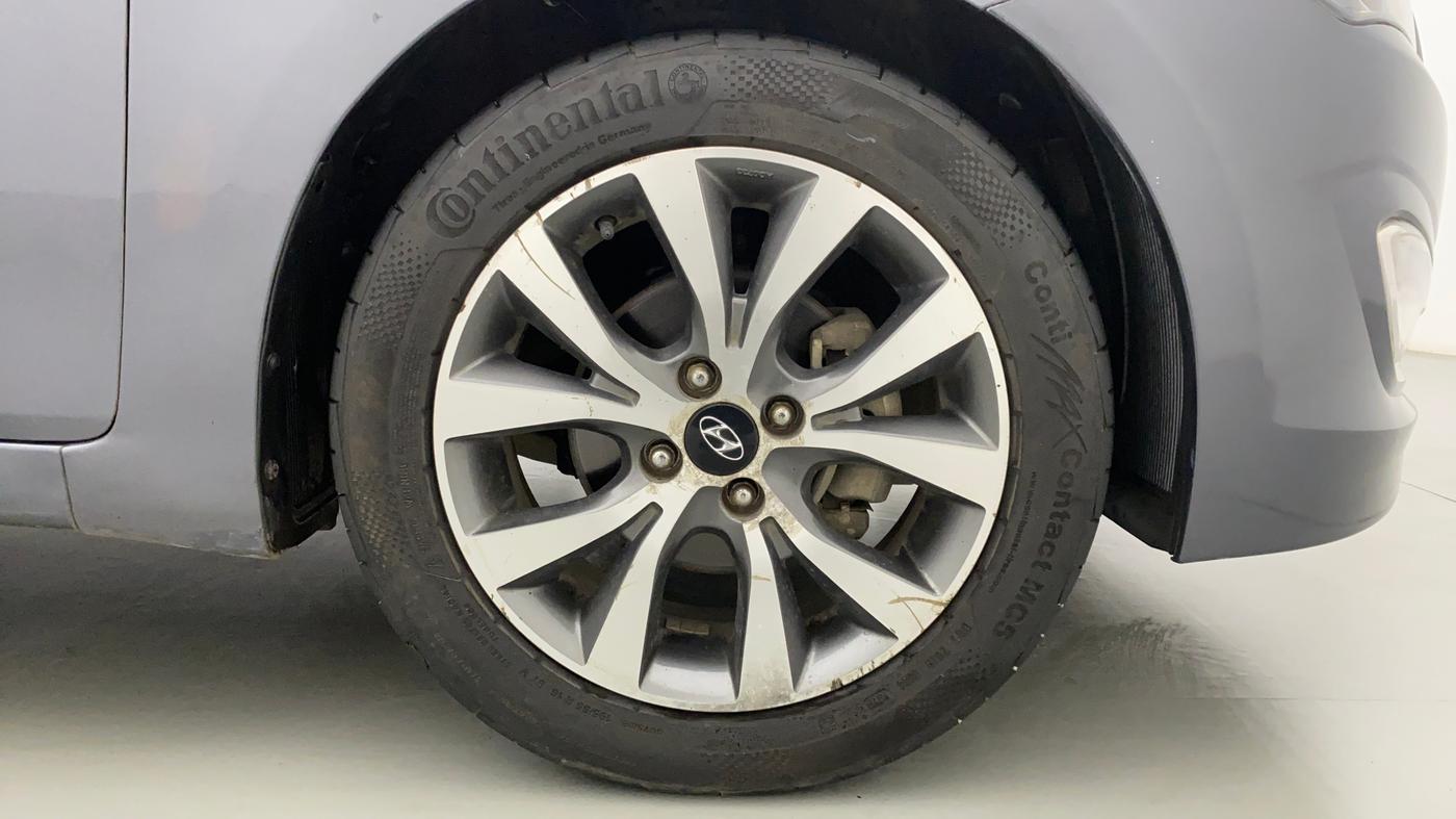 2015 Hyundai Verna FLUIDIC 4S 1.6 VTVT SX, CNG, Manual, 83,081 km, Right Front Wheel